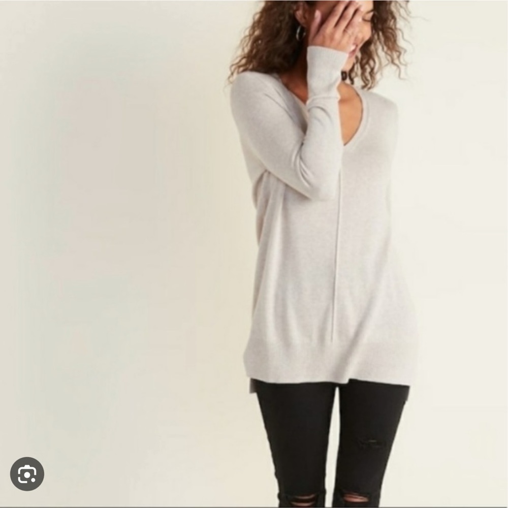 Old Navy Seamed V Neck Tunic in Marled Oatmeal Size Small